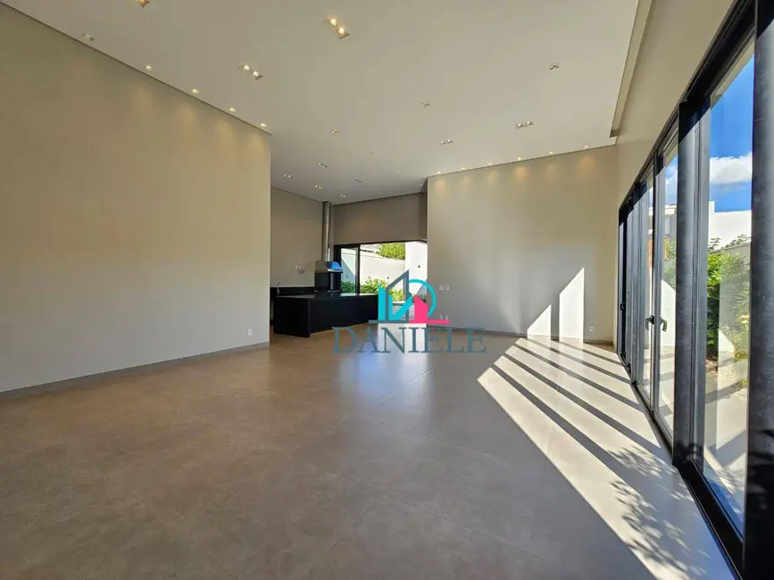 Casa de Condomínio com 4 quartos à venda, 632m2 em Jardim Residencial Quinta dos Oitis, Araraquara - SP - imagem 3 Foto 3 de Casa de Condomínio com 4 quartos à venda, 632m2 em Jardim Residencial Quinta dos Oitis, Araraquara - SP