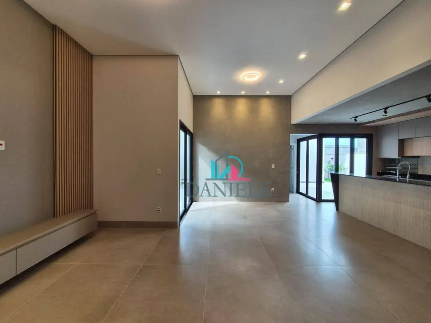 Casa de Condomínio com 3 quartos à venda, 287m2 em Parque Residencial Damha, Araraquara - SP - imagem 6 Foto 6 de Casa de Condomínio com 3 quartos à venda, 287m2 em Parque Residencial Damha, Araraquara - SP