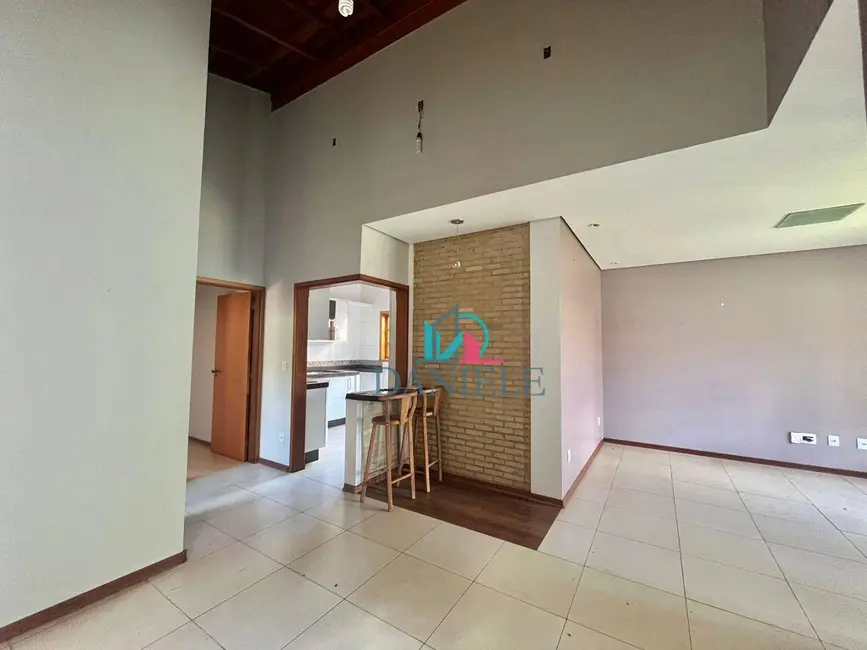 Casa de Condomínio com 2 quartos à venda, 265m2 em Jardim Maria Luiza V, Araraquara - SP - imagem 4 Foto 4 de Casa de Condomínio com 2 quartos à venda, 265m2 em Jardim Maria Luiza V, Araraquara - SP