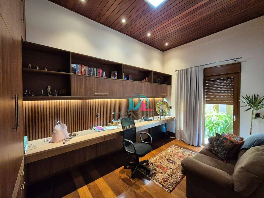 Casa de Condomínio com 3 quartos à venda, 519m2 em Parque Residencial Damha, Araraquara - SP - imagem 4 Foto 4 de Casa de Condomínio com 3 quartos à venda, 519m2 em Parque Residencial Damha, Araraquara - SP