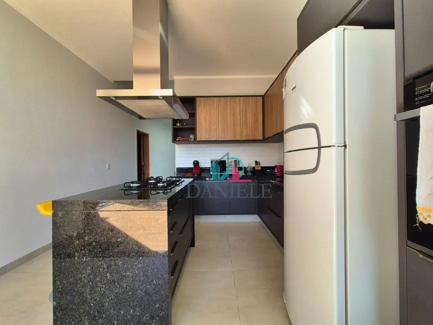 Casa de Condomínio com 3 quartos à venda, 324m2 em Parque Tropical, Araraquara - SP - imagem 9 Foto 9 de Casa de Condomínio com 3 quartos à venda, 324m2 em Parque Tropical, Araraquara - SP