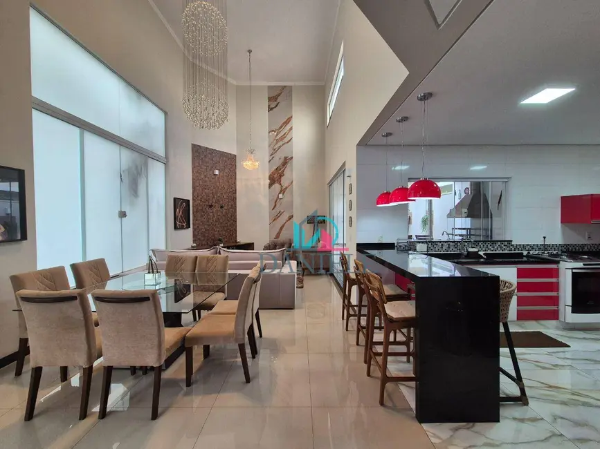 Casa de Condomínio com 3 quartos à venda, 277m2 em Parque Residencial Damha, Araraquara - SP - imagem 2 Foto 2 de Casa de Condomínio com 3 quartos à venda, 277m2 em Parque Residencial Damha, Araraquara - SP