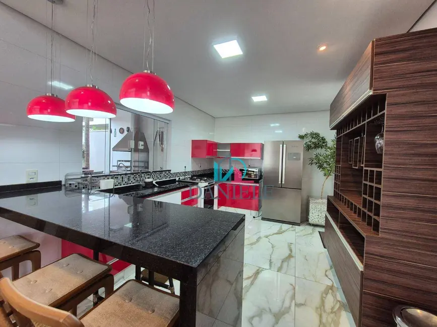 Casa de Condomínio com 3 quartos à venda, 277m2 em Parque Residencial Damha, Araraquara - SP - imagem 5 Foto 5 de Casa de Condomínio com 3 quartos à venda, 277m2 em Parque Residencial Damha, Araraquara - SP