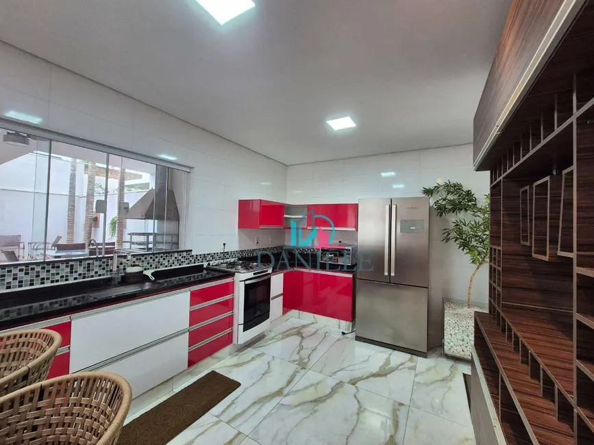 Casa de Condomínio com 3 quartos à venda, 277m2 em Parque Residencial Damha, Araraquara - SP - imagem 6 Foto 6 de Casa de Condomínio com 3 quartos à venda, 277m2 em Parque Residencial Damha, Araraquara - SP