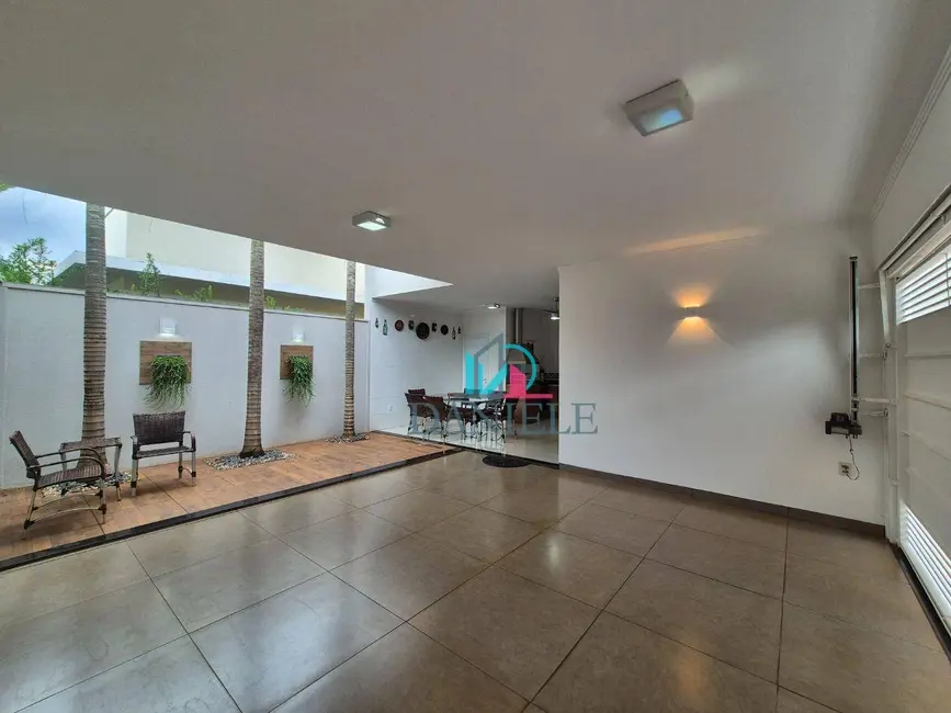 Casa de Condomínio com 3 quartos à venda, 277m2 em Parque Residencial Damha, Araraquara - SP - imagem 9 Foto 9 de Casa de Condomínio com 3 quartos à venda, 277m2 em Parque Residencial Damha, Araraquara - SP