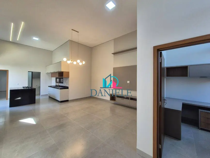 Casa de Condomínio com 3 quartos à venda, 301m2 em Parque Residencial Damha, Araraquara - SP - imagem 4 Foto 4 de Casa de Condomínio com 3 quartos à venda, 301m2 em Parque Residencial Damha, Araraquara - SP
