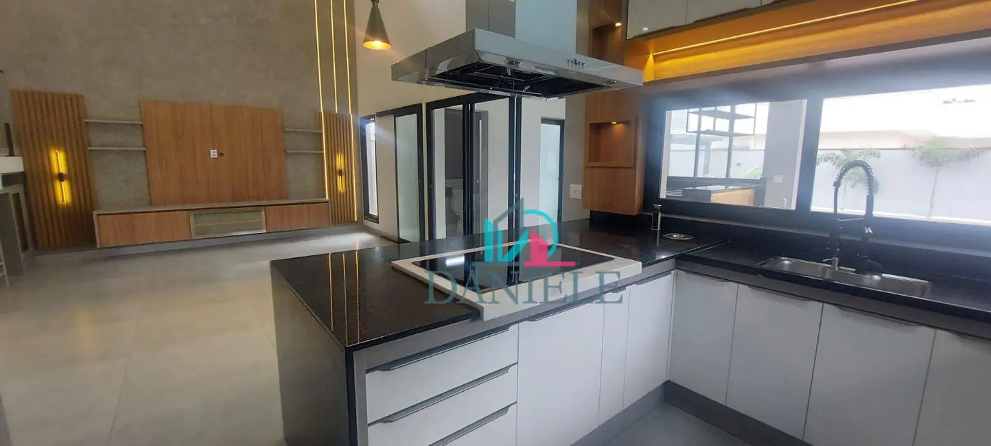 Casa de Condomínio com 3 quartos à venda, 383m2 em Jardim Gardênias, Araraquara - SP - imagem 4 Foto 4 de Casa de Condomínio com 3 quartos à venda, 383m2 em Jardim Gardênias, Araraquara - SP