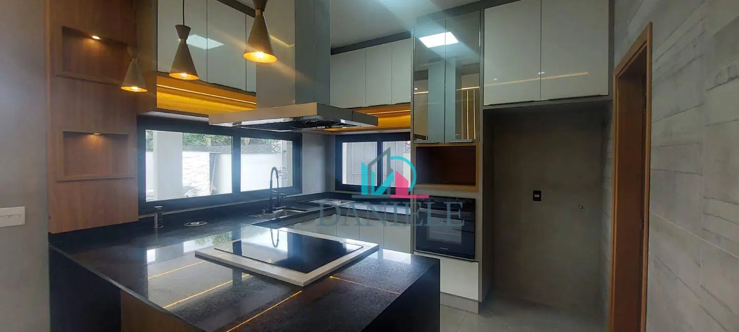 Casa de Condomínio com 3 quartos à venda, 383m2 em Jardim Gardênias, Araraquara - SP - imagem 2 Foto 2 de Casa de Condomínio com 3 quartos à venda, 383m2 em Jardim Gardênias, Araraquara - SP