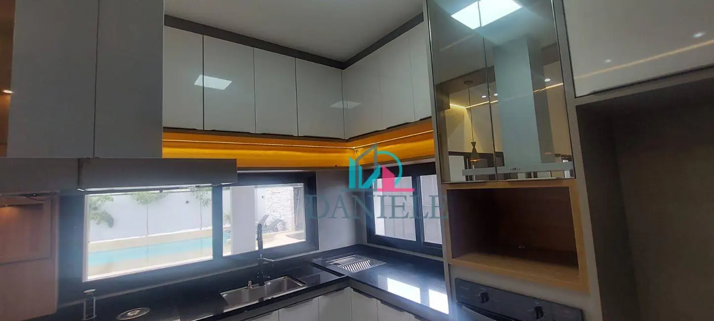 Casa de Condomínio com 3 quartos à venda, 383m2 em Jardim Gardênias, Araraquara - SP - imagem 5 Foto 5 de Casa de Condomínio com 3 quartos à venda, 383m2 em Jardim Gardênias, Araraquara - SP