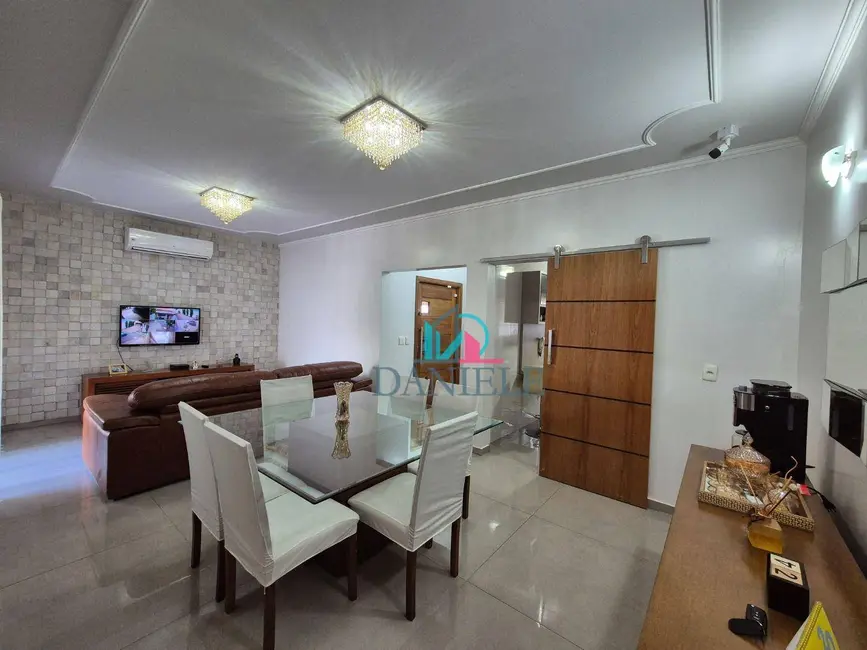 Foto 1 de Casa com 2 quartos à venda, 300m2 em Vila Harmonia, Araraquara - SP