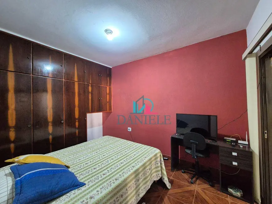 Casa com 3 quartos à venda, 300m2 em Vila Santa Maria (Vila Xavier), Araraquara - SP - imagem 7 Foto 7 de Casa com 3 quartos à venda, 300m2 em Vila Santa Maria (Vila Xavier), Araraquara - SP