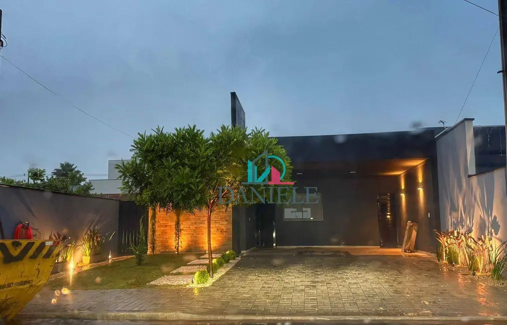 Foto 1 de Casa de Condomínio com 3 quartos à venda, 245m2 em Araraquara - SP