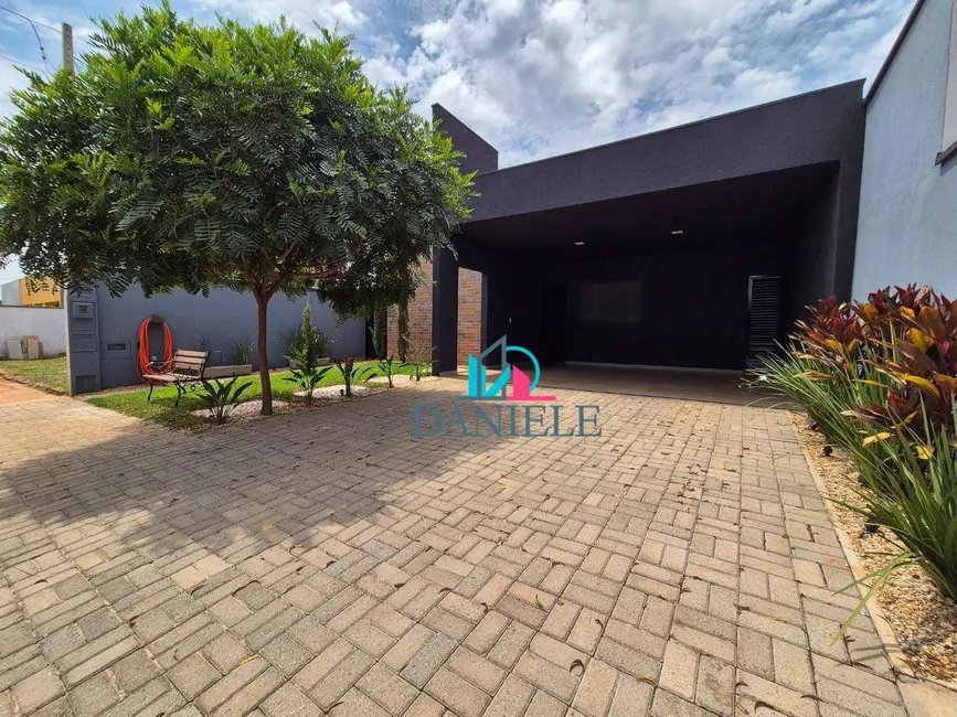 Casa de Condomínio com 3 quartos à venda, 245m2 em Araraquara - SP - imagem 3 Foto 3 de Casa de Condomínio com 3 quartos à venda, 245m2 em Araraquara - SP