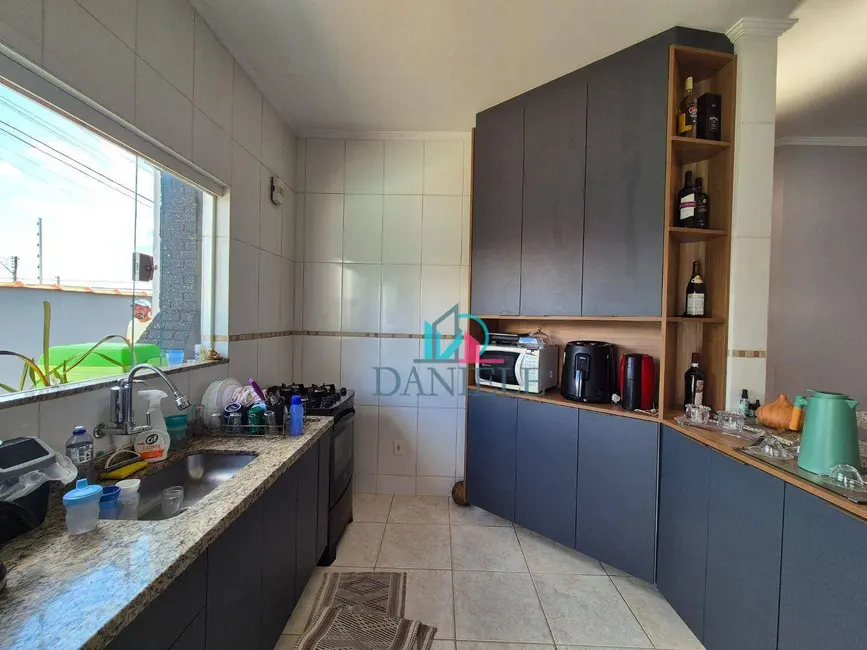 Foto 6 de Casa com 3 quartos à venda, 295m2 em Residencial Cambuy, Araraquara - SP