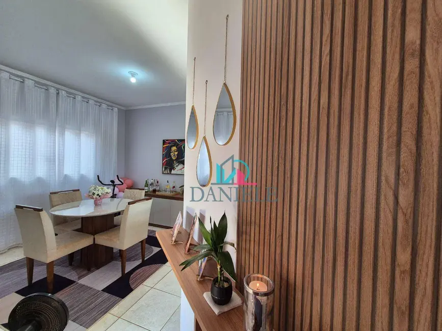 Foto 3 de Casa com 3 quartos à venda, 295m2 em Residencial Cambuy, Araraquara - SP