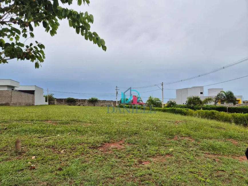 Terreno / Lote à venda, 346m2 em Parque Tropical, Araraquara - SP - imagem 3 Foto 3 de Terreno / Lote à venda, 346m2 em Parque Tropical, Araraquara - SP