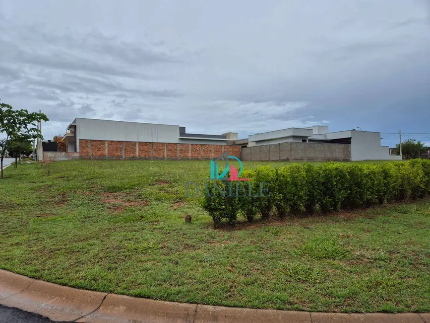 Terreno / Lote à venda, 346m2 em Parque Tropical, Araraquara - SP - imagem 2 Foto 2 de Terreno / Lote à venda, 346m2 em Parque Tropical, Araraquara - SP