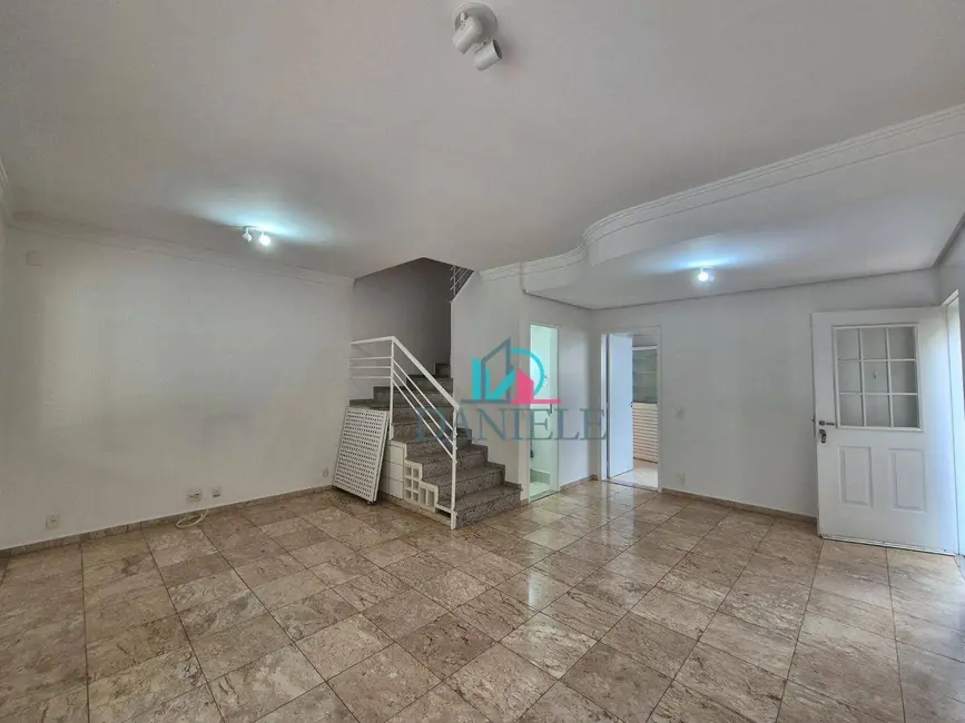 Casa de Condomínio com 3 quartos à venda, 227m2 em Jardim Santa Angelina, Araraquara - SP - imagem 2 Foto 2 de Casa de Condomínio com 3 quartos à venda, 227m2 em Jardim Santa Angelina, Araraquara - SP