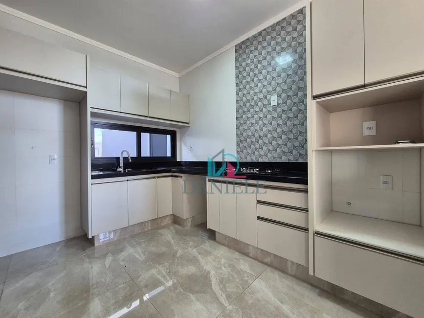 Foto 5 de Casa de Condomínio com 3 quartos à venda, 270m2 em Parque Tropical, Araraquara - SP