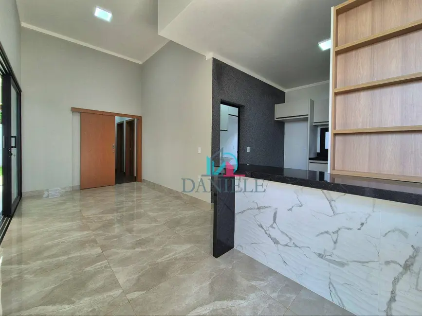 Foto 3 de Casa de Condomínio com 3 quartos à venda, 270m2 em Parque Tropical, Araraquara - SP