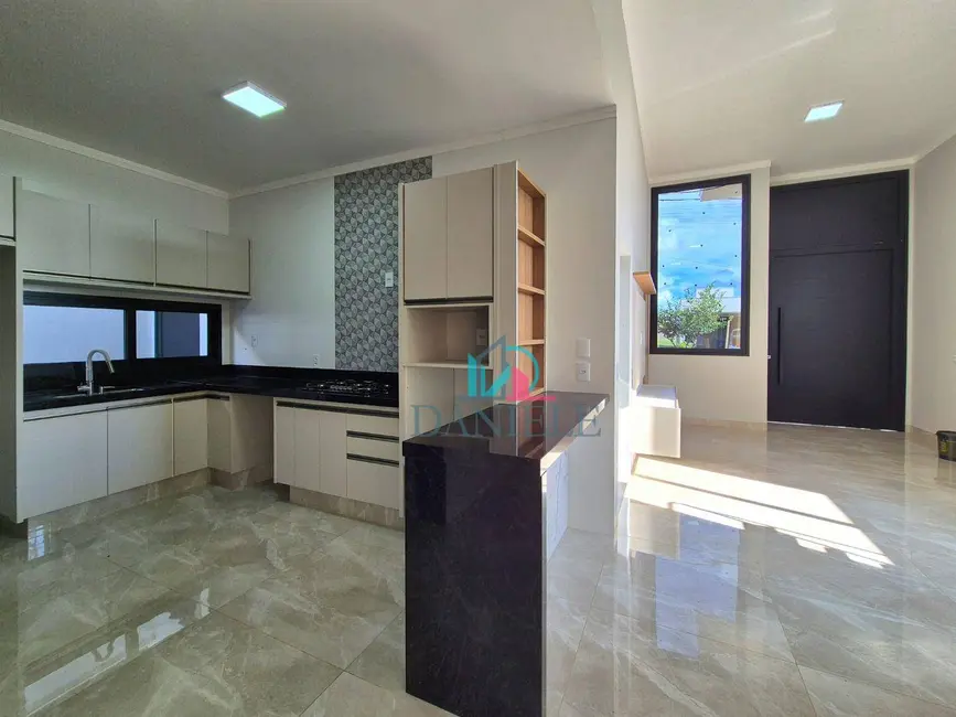 Foto 9 de Casa de Condomínio com 3 quartos à venda, 270m2 em Parque Tropical, Araraquara - SP