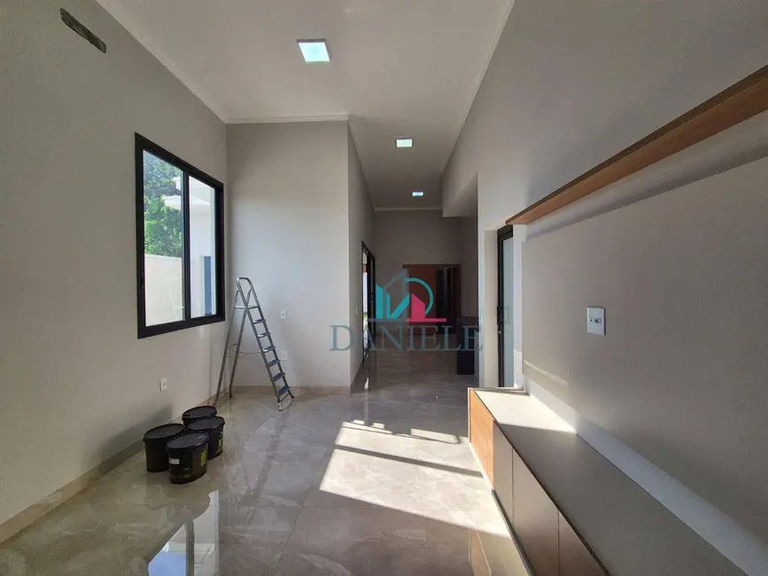 Foto 2 de Casa de Condomínio com 3 quartos à venda, 270m2 em Parque Tropical, Araraquara - SP