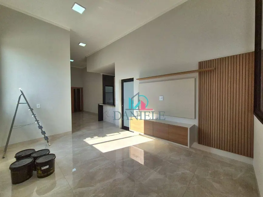 Foto 1 de Casa de Condomínio com 3 quartos à venda, 270m2 em Parque Tropical, Araraquara - SP