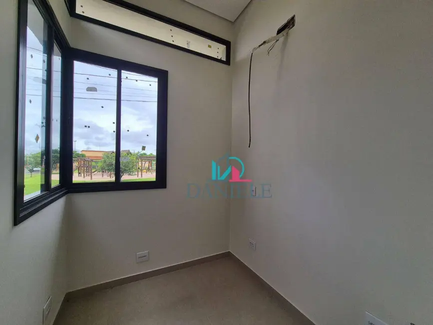 Foto 2 de Casa de Condomínio com 3 quartos à venda, 275m2 em Parque Residencial Damha, Araraquara - SP
