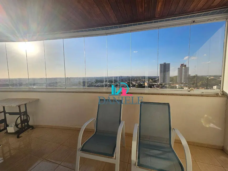 Foto 2 de Apartamento com 4 quartos à venda, 213m2 em Araraquara - SP