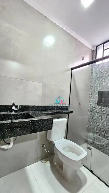 Foto 2 de Casa com 2 quartos à venda, 154m2 em Residencial Stephanie Merissa, Araraquara - SP