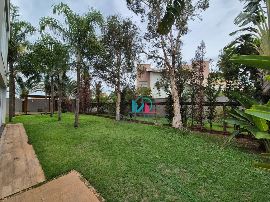 Casa de Condomínio com 4 quartos à venda, 1020m2 em Parque Residencial Damha, Araraquara - SP - imagem 3 Foto 3 de Casa de Condomínio com 4 quartos à venda, 1020m2 em Parque Residencial Damha, Araraquara - SP