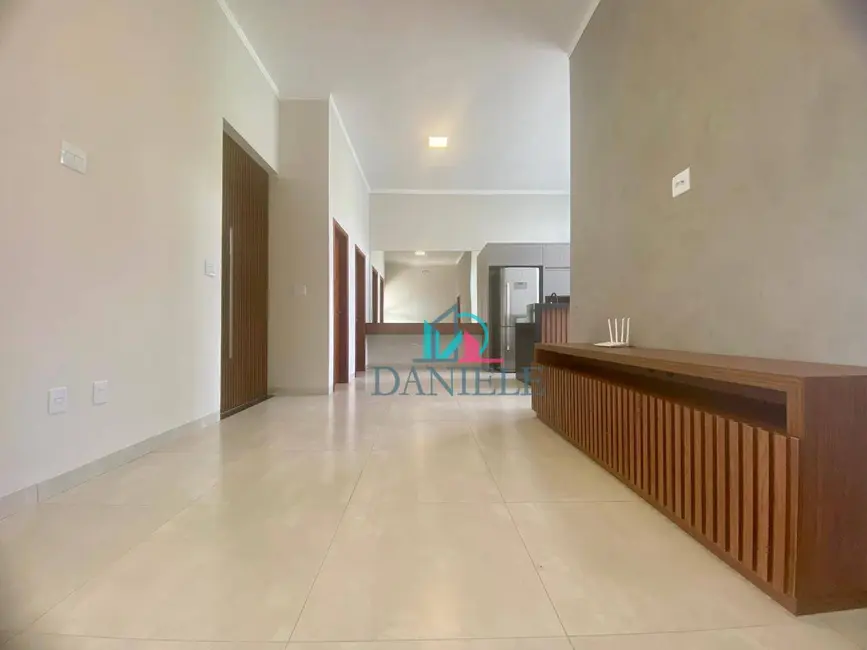Casa de Condomínio com 3 quartos à venda, 200m2 em Parque Atlanta, Araraquara - SP - imagem 3 Foto 3 de Casa de Condomínio com 3 quartos à venda, 200m2 em Parque Atlanta, Araraquara - SP