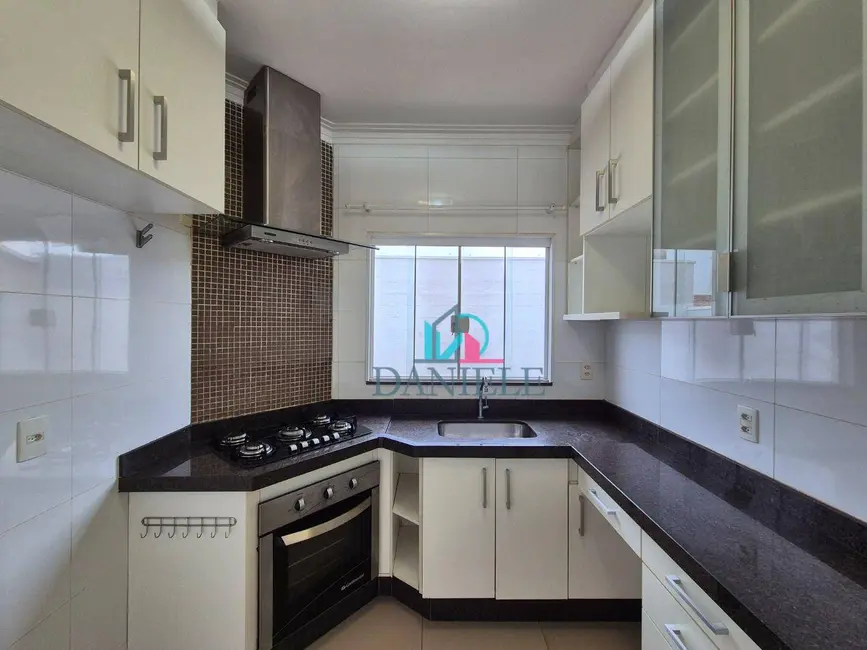 Casa de Condomínio com 2 quartos à venda, 202m2 em Jardim Almeida, Araraquara - SP - imagem 5 Foto 5 de Casa de Condomínio com 2 quartos à venda, 202m2 em Jardim Almeida, Araraquara - SP
