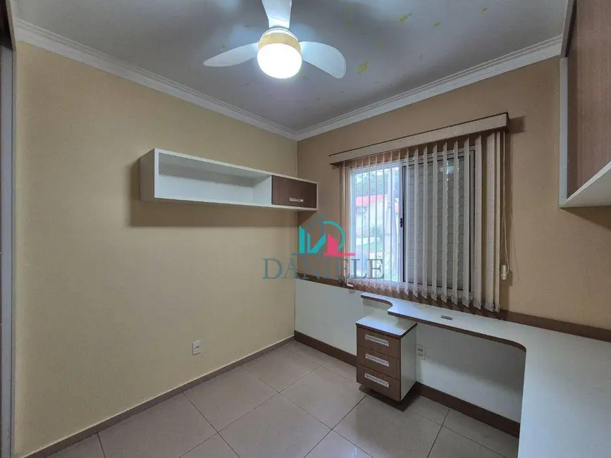 Casa de Condomínio com 2 quartos à venda, 202m2 em Jardim Almeida, Araraquara - SP - imagem 9 Foto 9 de Casa de Condomínio com 2 quartos à venda, 202m2 em Jardim Almeida, Araraquara - SP
