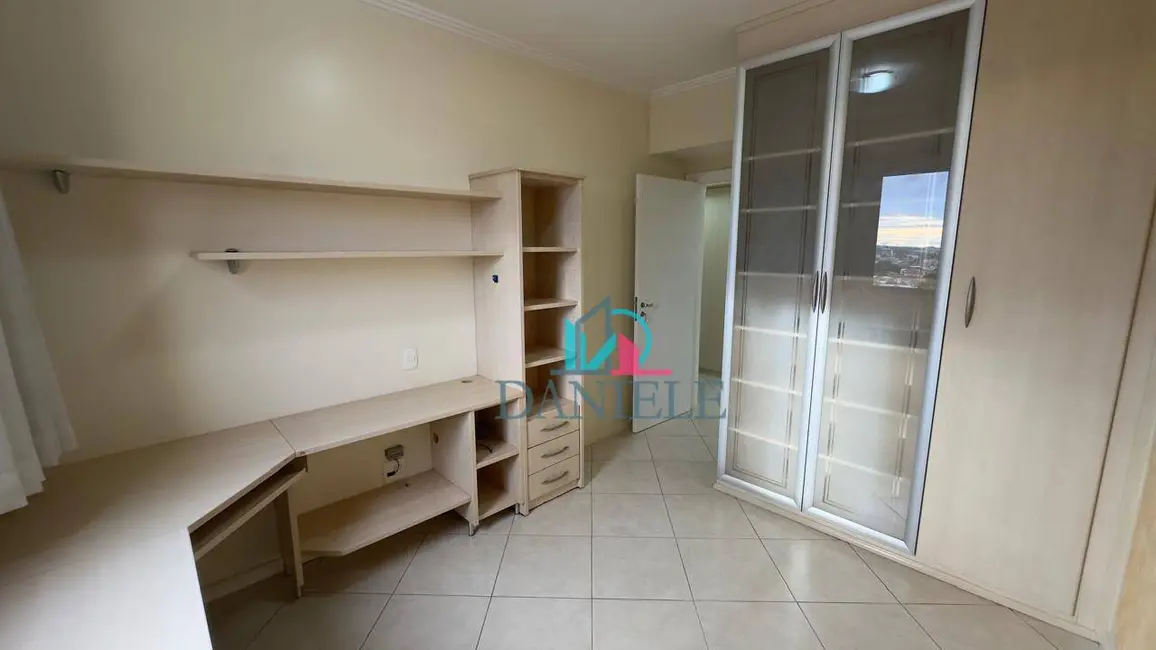 Apartamento com 3 quartos à venda, 266m2 em Centro, Araraquara - SP - imagem 7 Foto 7 de Apartamento com 3 quartos à venda, 266m2 em Centro, Araraquara - SP