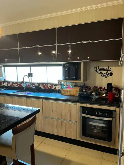 Casa com 3 quartos à venda, 250m2 em Jardim Arco-Íris, Araraquara - SP - imagem 5 Foto 5 de Casa com 3 quartos à venda, 250m2 em Jardim Arco-Íris, Araraquara - SP
