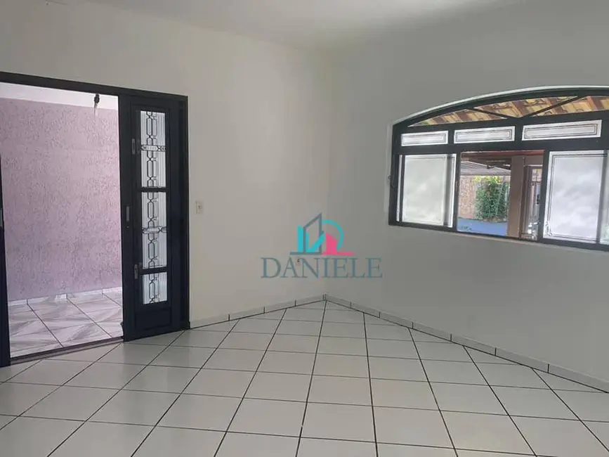 Casa com 4 quartos à venda, 250m2 em Jardim Eliana, Araraquara - SP - imagem 1 Foto 1 de Casa com 4 quartos à venda, 250m2 em Jardim Eliana, Araraquara - SP