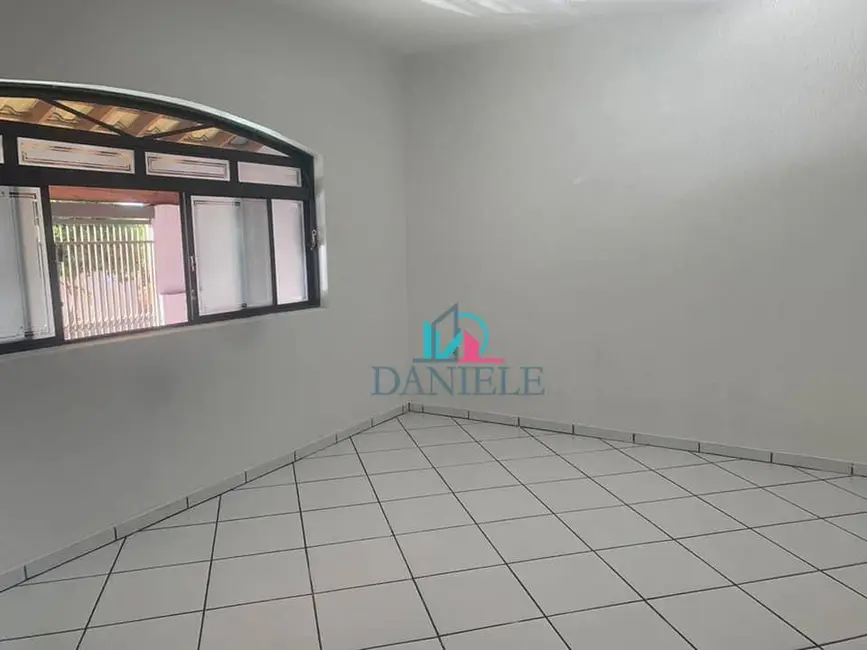 Casa com 4 quartos à venda, 250m2 em Jardim Eliana, Araraquara - SP - imagem 4 Foto 4 de Casa com 4 quartos à venda, 250m2 em Jardim Eliana, Araraquara - SP