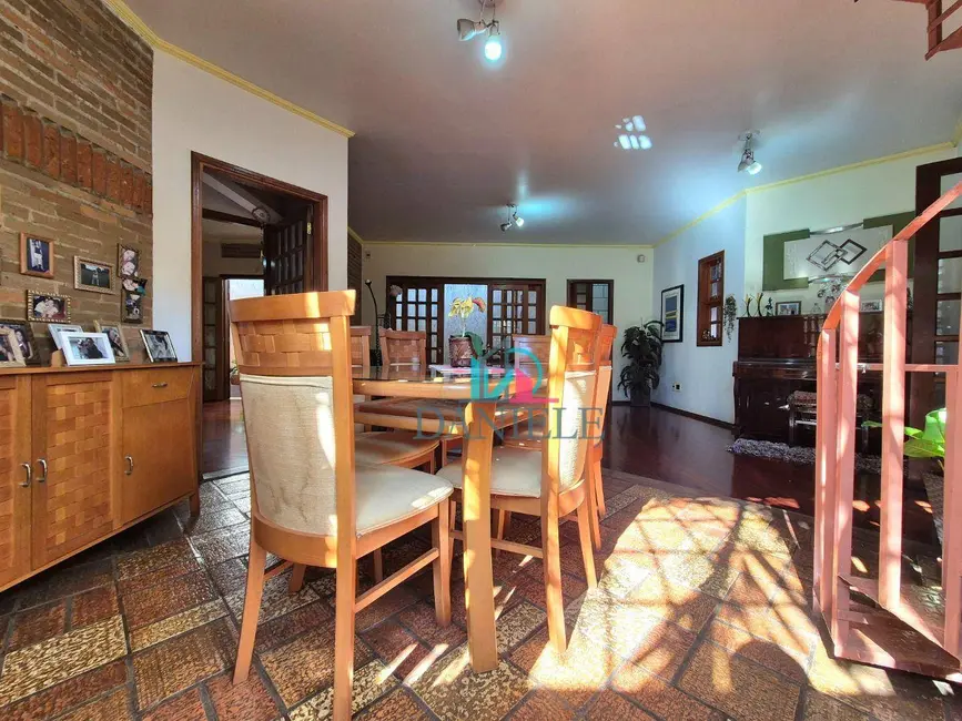 Casa com 3 quartos à venda, 354m2 em Centro, Araraquara - SP - imagem 4 Foto 4 de Casa com 3 quartos à venda, 354m2 em Centro, Araraquara - SP