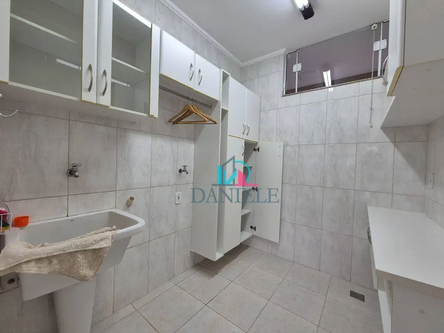 Casa com 3 quartos à venda, 295m2 em Residencial Cambuy, Araraquara - SP - imagem 5 Foto 5 de Casa com 3 quartos à venda, 295m2 em Residencial Cambuy, Araraquara - SP