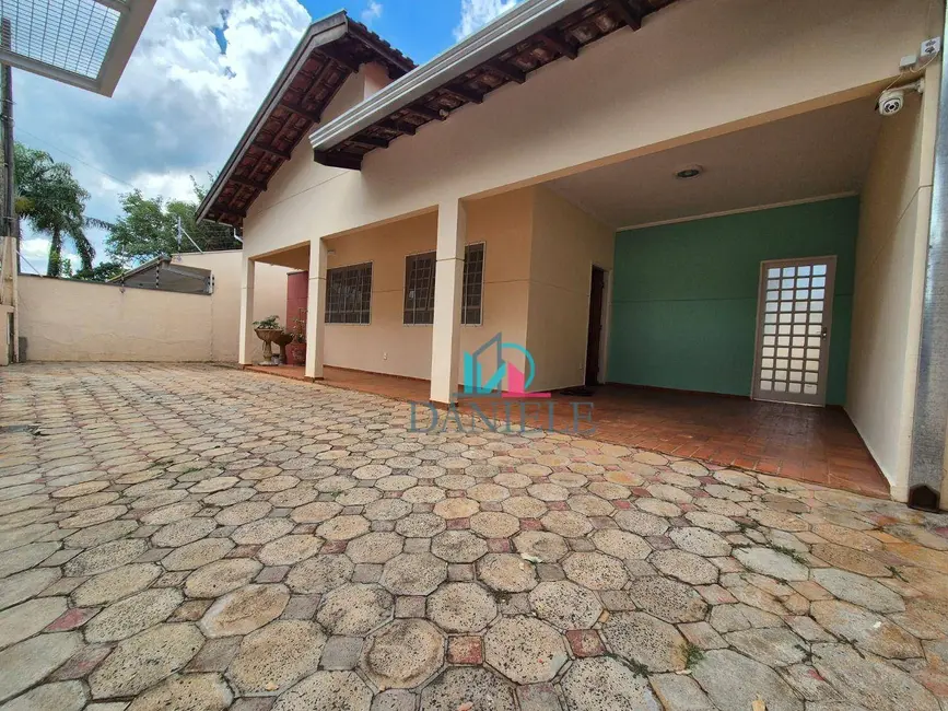 Foto 1 de Casa com 3 quartos à venda, 360m2 em Jardim Imperador, Araraquara - SP