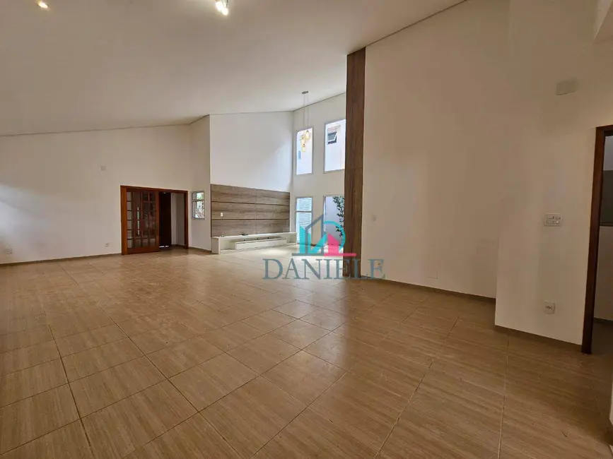 Casa de Condomínio com 4 quartos à venda, 508m2 em Parque Residencial Damha, Araraquara - SP - imagem 3 Foto 3 de Casa de Condomínio com 4 quartos à venda, 508m2 em Parque Residencial Damha, Araraquara - SP