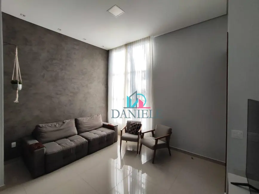 Casa de Condomínio com 3 quartos à venda, 245m2 em Araraquara - SP - imagem 2 Foto 2 de Casa de Condomínio com 3 quartos à venda, 245m2 em Araraquara - SP
