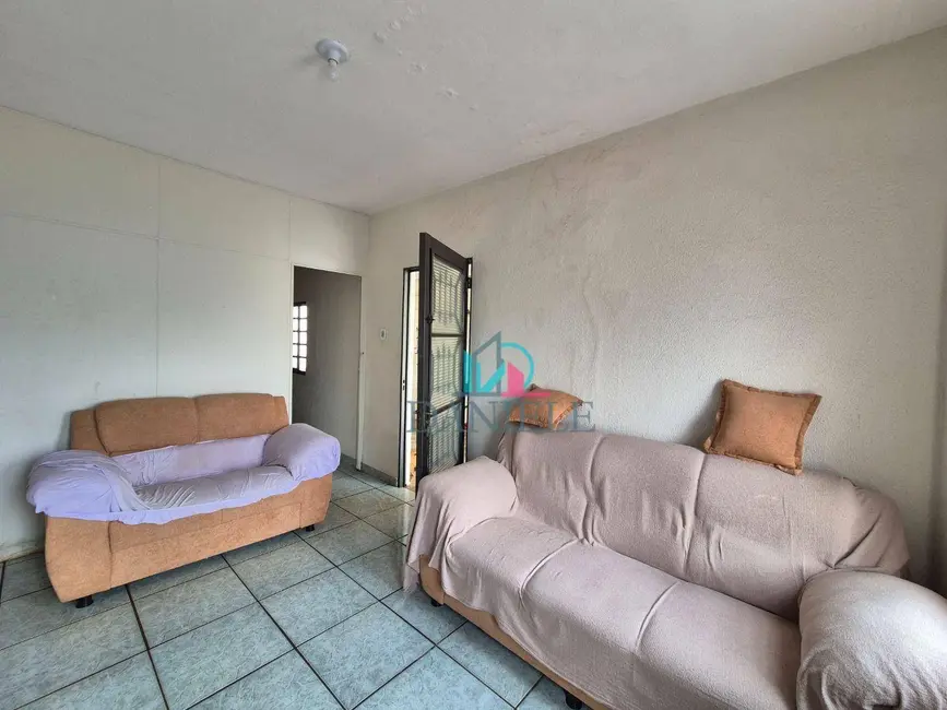 Casa com 3 quartos à venda, 120m2 em Centro, Araraquara - SP - imagem 2 Foto 2 de Casa com 3 quartos à venda, 120m2 em Centro, Araraquara - SP
