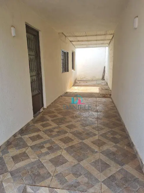 Casa com 3 quartos à venda, 120m2 em Centro, Araraquara - SP - imagem 4 Foto 4 de Casa com 3 quartos à venda, 120m2 em Centro, Araraquara - SP