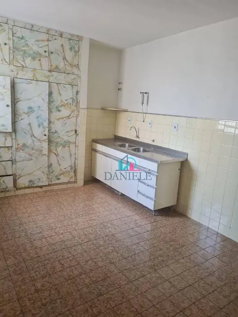 Foto 1 de Casa com 3 quartos à venda, 120m2 em Centro, Araraquara - SP
