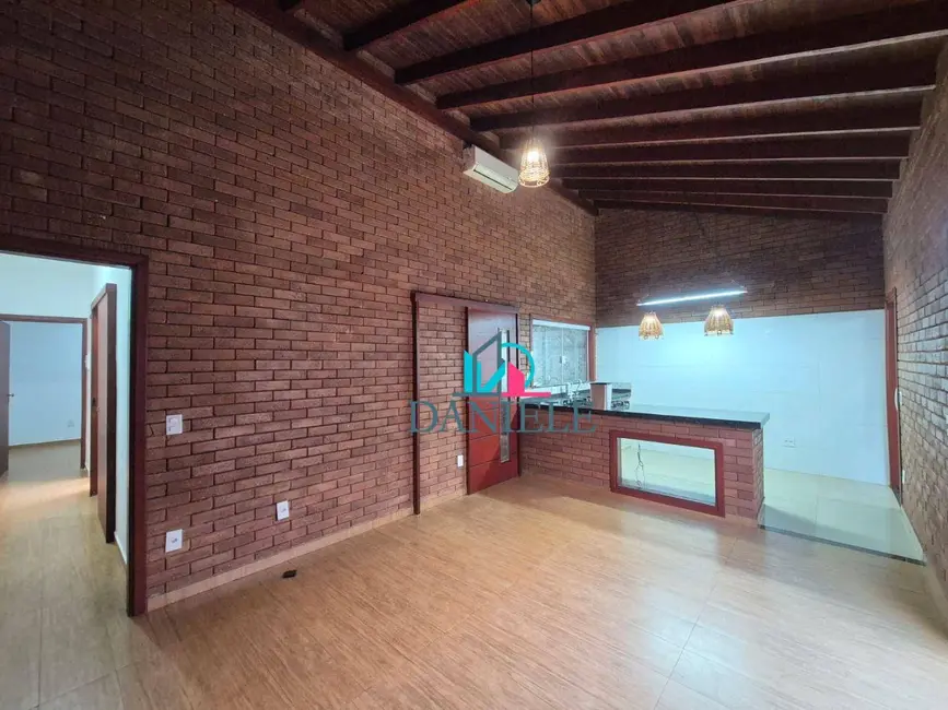 Foto 1 de Casa com 2 quartos à venda, 198m2 em Jardim Maria Luiza IV, Araraquara - SP