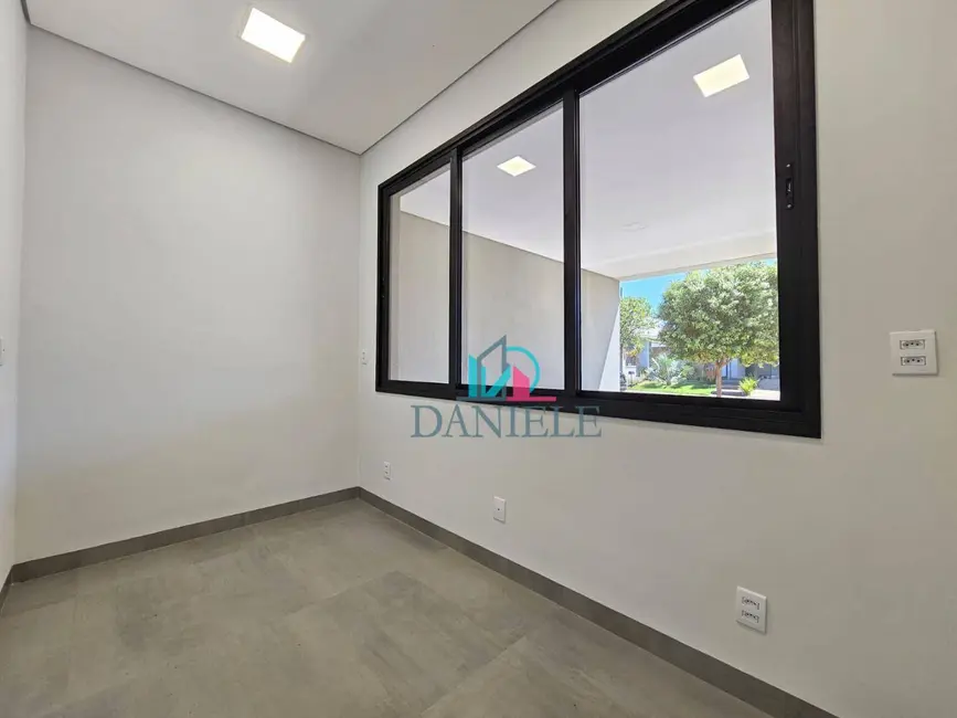 Casa de Condomínio com 3 quartos à venda, 301m2 em Parque Residencial Damha, Araraquara - SP - imagem 6 Foto 6 de Casa de Condomínio com 3 quartos à venda, 301m2 em Parque Residencial Damha, Araraquara - SP