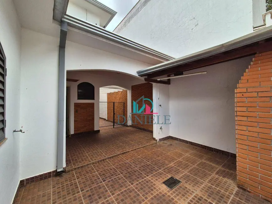 Casa com 4 quartos à venda, 202m2 em Centro, Araraquara - SP - imagem 6 Foto 6 de Casa com 4 quartos à venda, 202m2 em Centro, Araraquara - SP