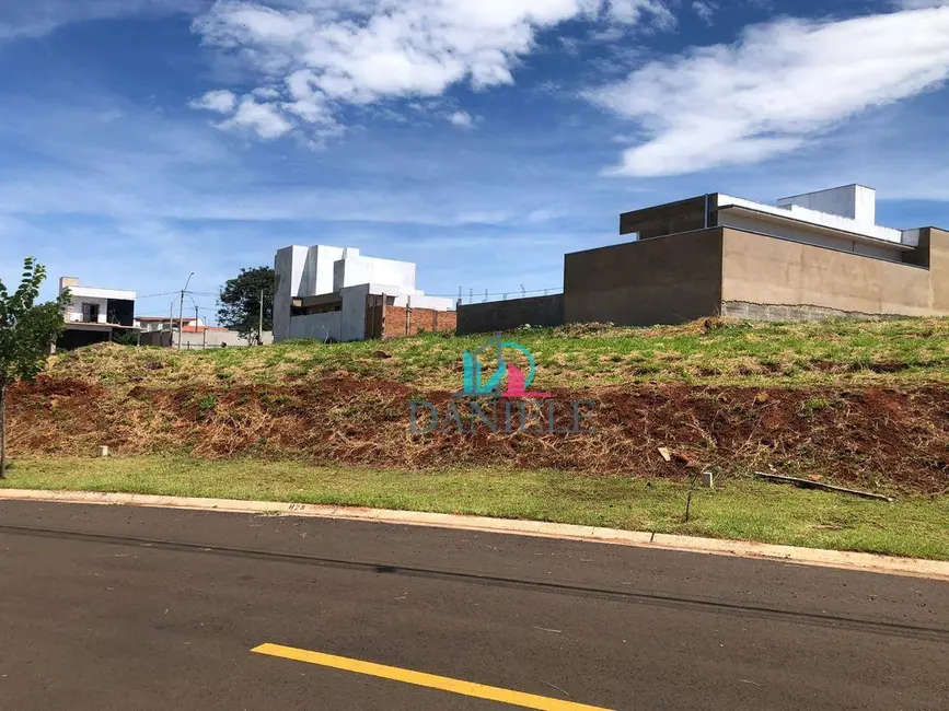 Foto 1 de Terreno / Lote à venda, 332m2 em Parque Laranjeiras, Araraquara - SP